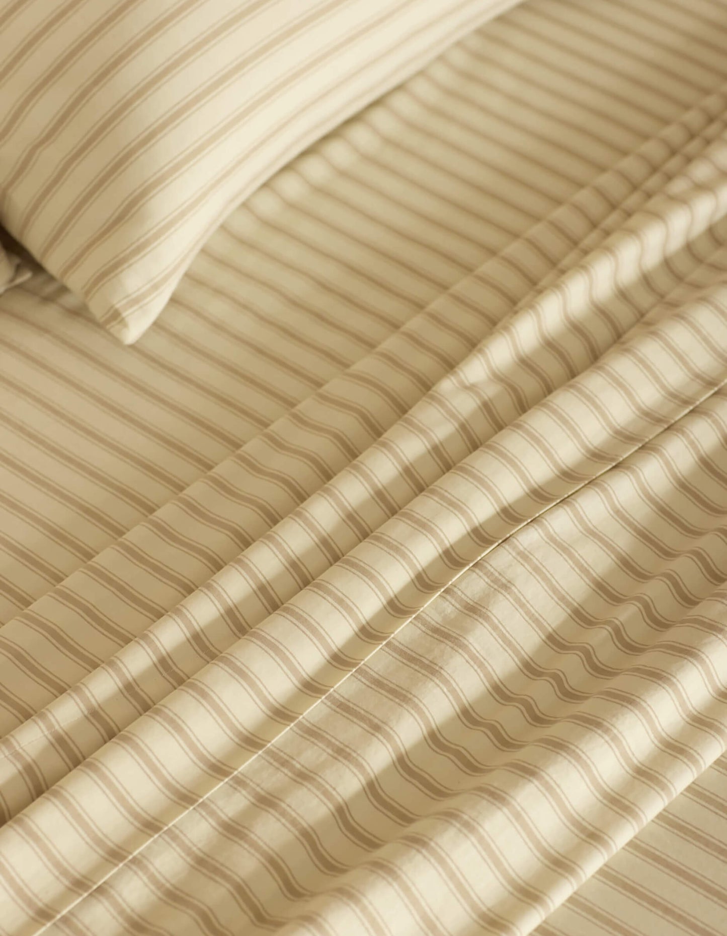 Soft-Wash Cotton Bedding Deluxe Bundle - Down Alternative