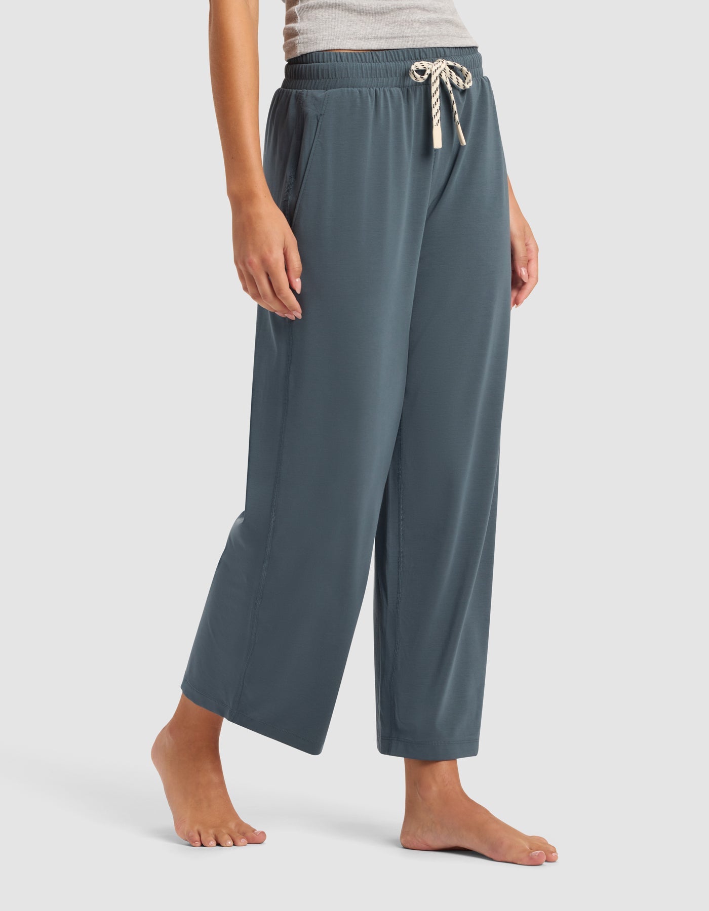 Women's Studio Cropped Wide Leg Pant