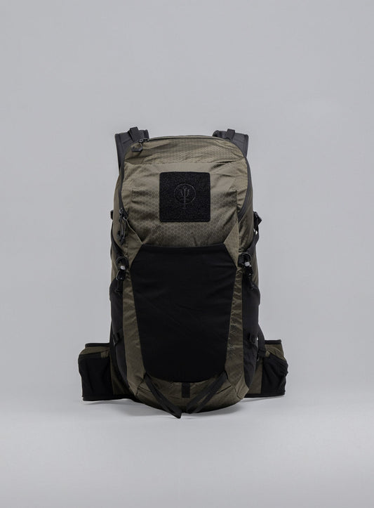 PINNACLE 28L HIKING BACKPACK